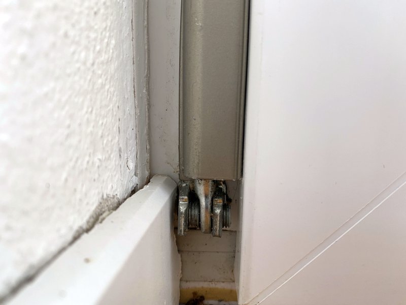 BAU.DE / BAU-Forum: 3. Bild zu Frage "Balkont&uuml;r einstellen" im BAU-Forum "Fenster und Au&szlig;ent&uuml;ren"