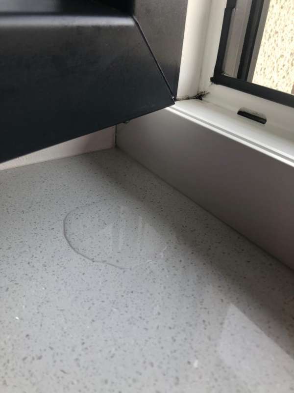 BAU.DE / BAU-Forum: 4. Bild zu Frage "Wasser im Fensterrahmen bei kalten Au&szlig;entemperaturen" im BAU-Forum "Fenster und Au&szlig;ent&uuml;ren"