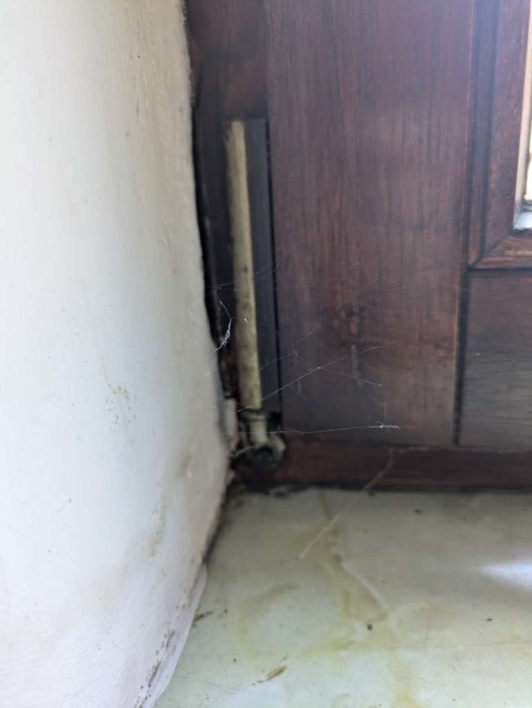 BAU.DE / BAU-Forum: 3. Bild zu Frage "Altes Holzfenster - Einstellung nicht m&ouml;glich?" im BAU-Forum "Fenster und Au&szlig;ent&uuml;ren"