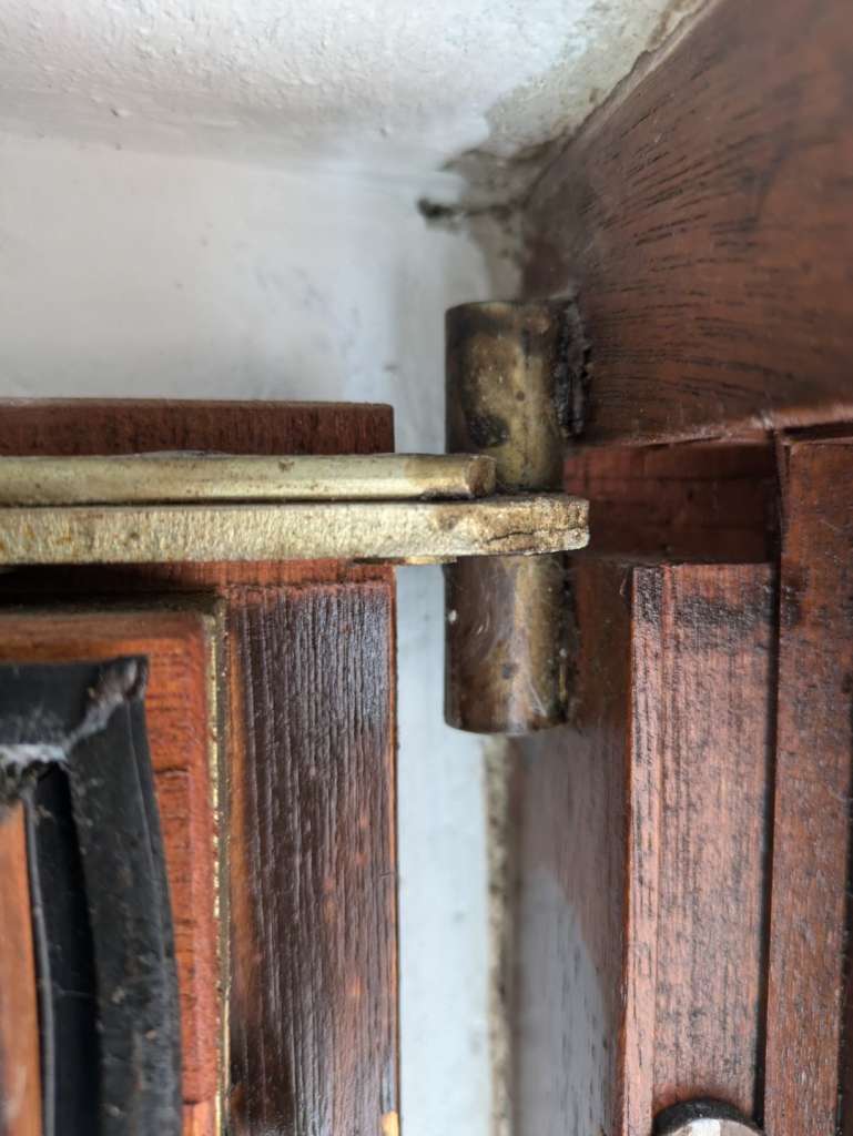 BAU.DE / BAU-Forum: 4. Bild zu Frage "Altes Holzfenster - Einstellung nicht m&ouml;glich?" im BAU-Forum "Fenster und Au&szlig;ent&uuml;ren"