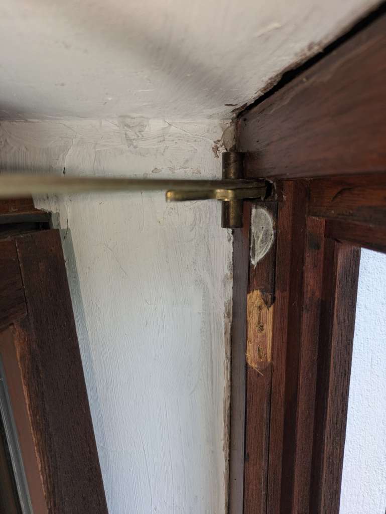 BAU.DE / BAU-Forum: 2. Bild zu Antwort "Weitere Bilder" auf die Frage "Altes Holzfenster einstellen: Ursachen, Optionen & Tipps zur Reparatur?" im BAU-Forum "Fenster und Au&szlig;ent&uuml;ren"