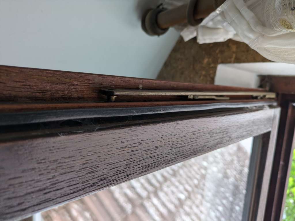 BAU.DE / BAU-Forum: 3. Bild zu Antwort "Weitere Bilder" auf die Frage "Altes Holzfenster einstellen: Ursachen, Optionen & Tipps zur Reparatur?" im BAU-Forum "Fenster und Au&szlig;ent&uuml;ren"