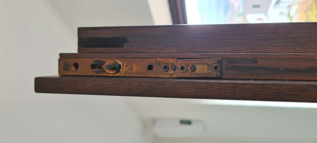 BAU-Forumsbeitrag: Alte Holz-Roto-Fenster: Anpressdruck einstellen BAU-Forumsbeitrag: Alte Holz-Roto-Fenster: Anpressdruck einstellen