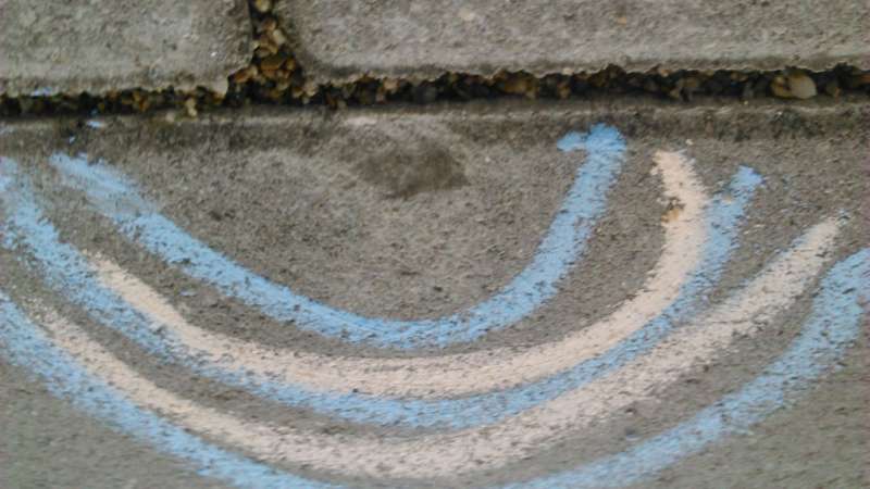 BAU.DE / BAU-Forum: 3. Bild zu Frage "Neues Betonpflaster hat Löcher / Abplatzungen auf Fläche und Kanten" im BAU-Forum "Rund um den Garten" BAU.DE / BAU-Forum: 3. Bild zu Frage "Neues Betonpflaster hat Löcher / Abplatzungen auf Fläche und Kanten" im BAU-Forum "Rund um den Garten"