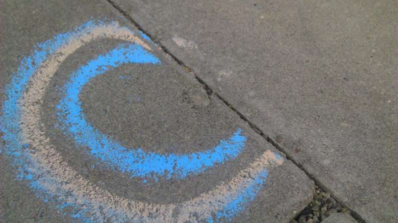 BAU.DE / BAU-Forum: 5. Bild zu Frage "Neues Betonpflaster hat Löcher / Abplatzungen auf Fläche und Kanten" im BAU-Forum "Rund um den Garten" BAU.DE / BAU-Forum: 5. Bild zu Frage "Neues Betonpflaster hat Löcher / Abplatzungen auf Fläche und Kanten" im BAU-Forum "Rund um den Garten"