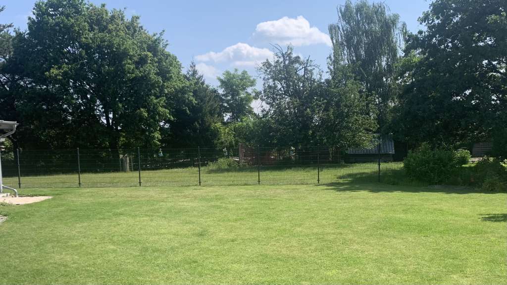 BAU.DE / BAU-Forum: 1. Bild zu Frage "Doppelstabmattenzaun mit Sichtschutz: Windlast berechnen & Alternativen pr&uuml;fen" im BAU-Forum "Rund um den Garten"