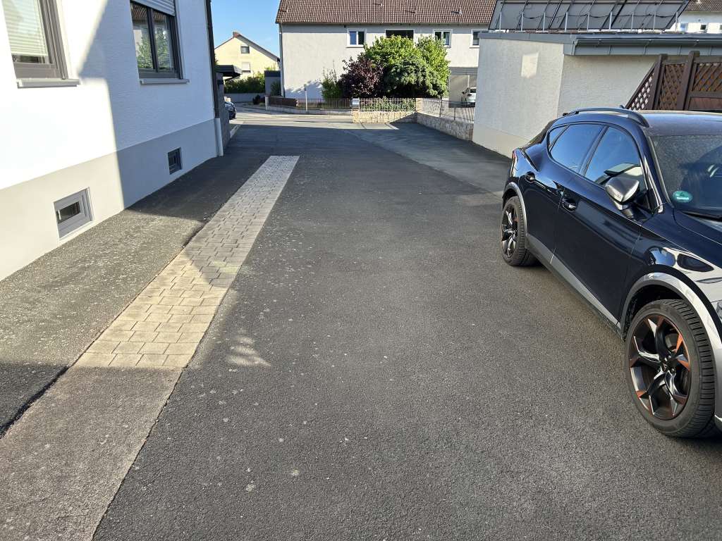 BAU.DE / BAU-Forum: 4. Bild zu Frage "Hofeinfahrt pflastern: Welche Pflastersteine w&auml;hlen?" im BAU-Forum "Rund um den Garten"