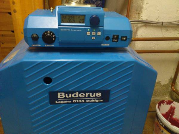 BAU.DE / BAU-Forum: 2. Bild zu Frage "Brauche bitte Hilfe bei dieser Reglungstechnik" im BAU-Forum "Heizung / Warmwasser"