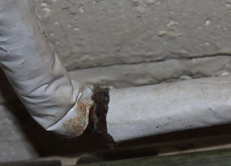 BAU.DE / BAU-Forum: 1. Bild zu Frage "Material von Rohr-Ummantelung" im BAU-Forum "Heizung / Warmwasser"