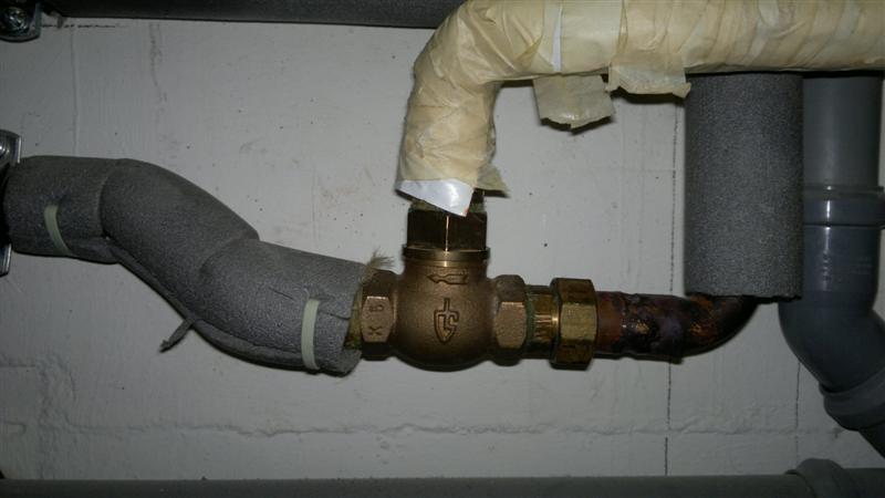 BAU.DE / BAU-Forum: 1. Bild zu Frage "Klopfger&auml;usche bei Warmwasserentnahme" im BAU-Forum "Heizung / Warmwasser"