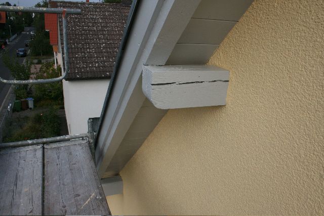 BAU.DE / BAU-Forum: 3. Bild zu Antwort "Wegen der Pfetten an sich habe ich auch..." auf die Frage "Dach&uuml;berstand sanieren: Risse in Pfettenk&ouml;pfen &ndash; Ursachen, Reparatur & Kosten?" im BAU-Forum "Holzschutz, Holzsch&auml;den, Holzsanierung"