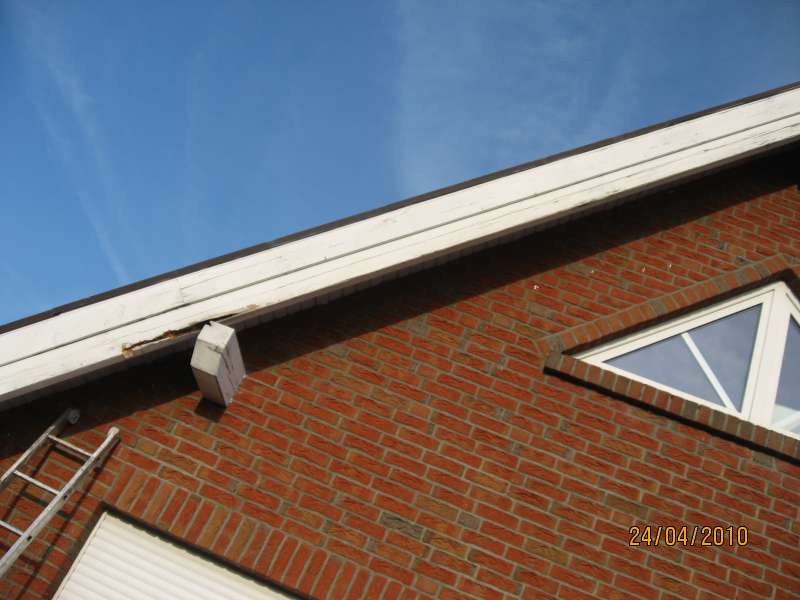 BAU.DE / BAU-Forum: 5. Bild zu Frage "12 Jahre alte Pfetten und Sparren faulen an der Wetterseite" im BAU-Forum "Holzschutz, Holzsch&auml;den, Holzsanierung"