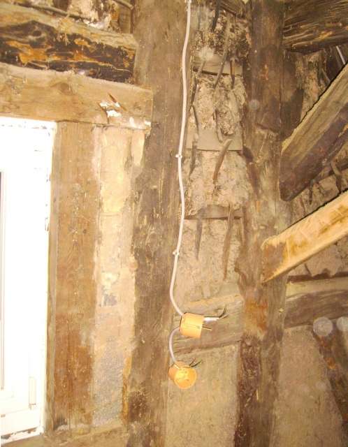 BAU.DE / BAU-Forum: 1. Bild zu Frage "Fachwerk Innenputz: Direkt auf Lehm? Alternativen, D&auml;mmputz & St&auml;nderwand Kosten?" im BAU-Forum "Innenw&auml;nde"