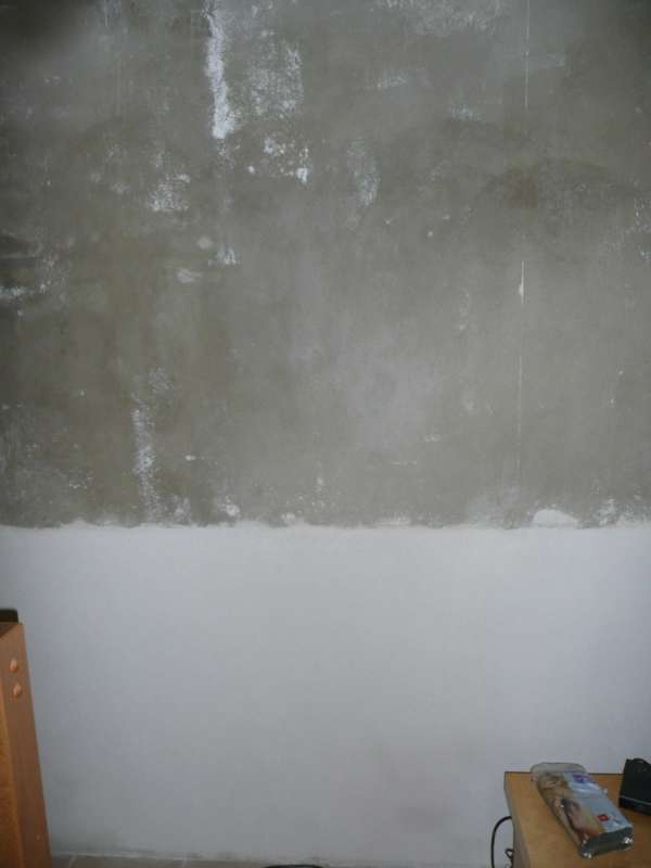 BAU.DE / BAU-Forum: 1. Bild zu Frage "Welchen Spachtel auf Sanierputz" im BAU-Forum "Innenw&auml;nde"