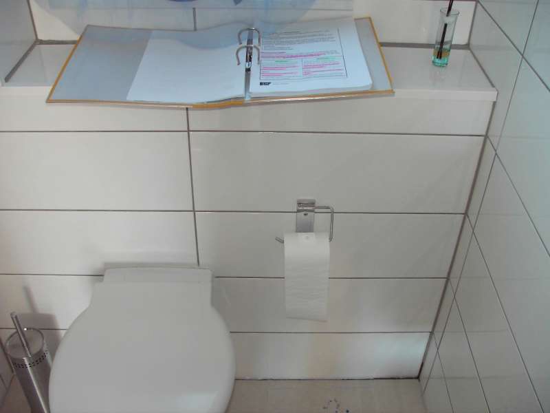 BAU.DE / BAU-Forum: 2. Bild zu Frage "Hilfe, Flucht zwischen Wand und Boden" im BAU-Forum "Innenwände" BAU.DE / BAU-Forum: 2. Bild zu Frage "Hilfe, Flucht zwischen Wand und Boden" im BAU-Forum "Innenwände"