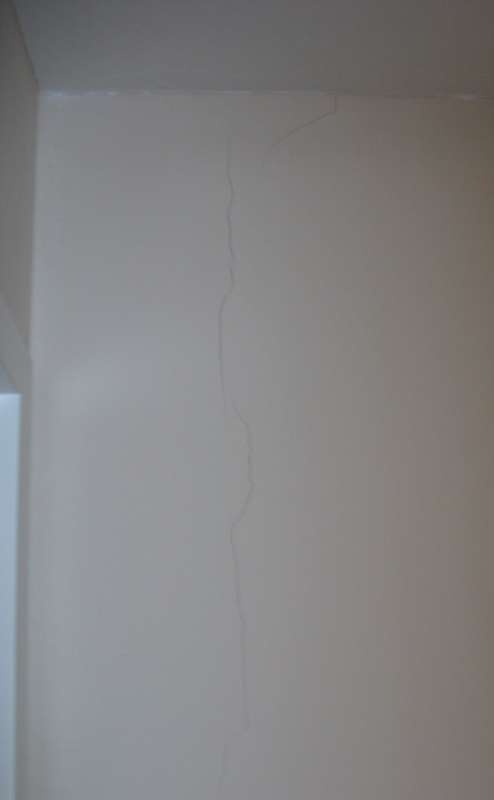 BAU.DE / BAU-Forum: 2. Bild zu Antwort "mit Bildern..." auf die Frage "Putzrisse im Neubau: Ursachen, Risiken & Sanierungskosten nach 5 Jahren?" im BAU-Forum "Innenwände" BAU.DE / BAU-Forum: 2. Bild zu Antwort "mit Bildern..." auf die Frage "Putzrisse im Neubau: Ursachen, Risiken & Sanierungskosten nach 5 Jahren?" im BAU-Forum "Innenwände"