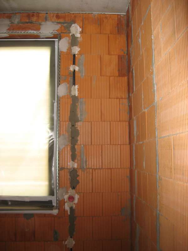 BAU.DE / BAU-Forum: 1. Bild zu Frage "Putzen der Elektro-Installationsschlitze-DIN 18 299-Nebenleistung/besondere Leistung" im BAU-Forum "Innenwände" BAU.DE / BAU-Forum: 1. Bild zu Frage "Putzen der Elektro-Installationsschlitze-DIN 18 299-Nebenleistung/besondere Leistung" im BAU-Forum "Innenwände"