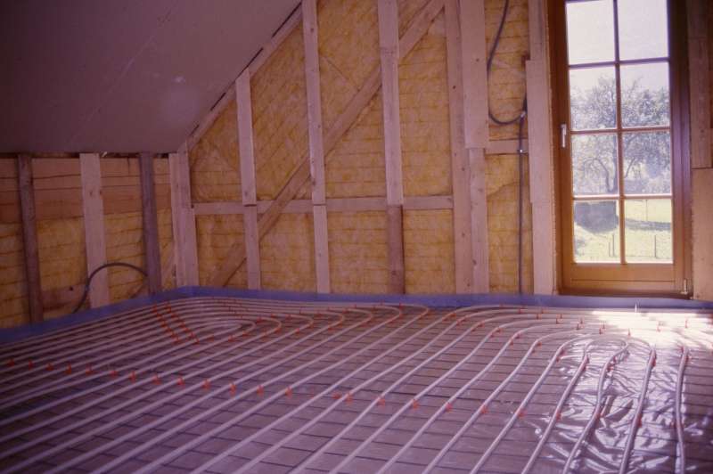 BAU.DE / BAU-Forum: 2. Bild zu Frage "Fleckenbildung auf Rigipswand" im BAU-Forum "Innenw&auml;nde"