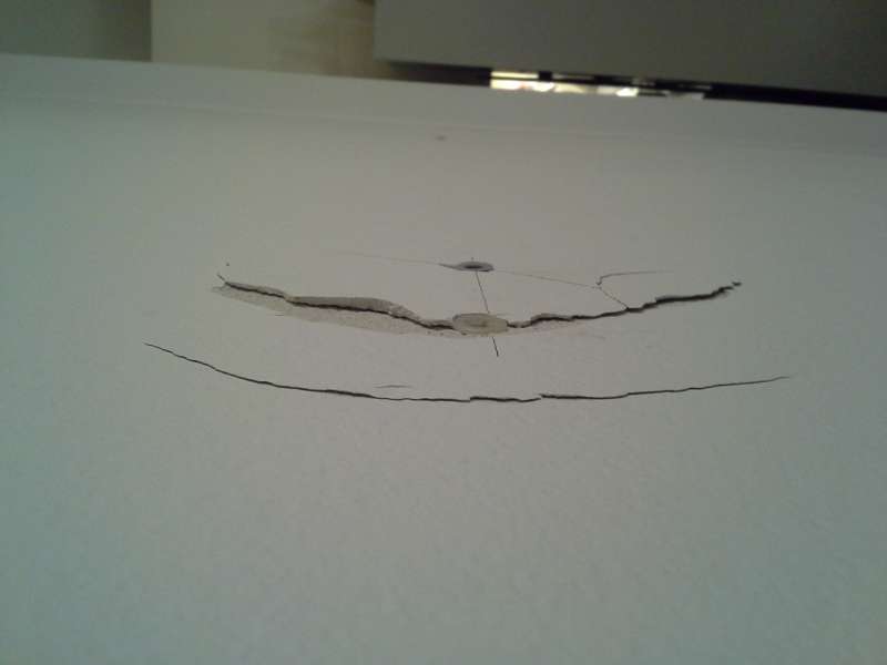 BAU.DE / BAU-Forum: 3. Bild zu Frage "Erhebliche Abplatzung von Innenputz bei Bohrung: Gew&auml;hrleistungspflicht" im BAU-Forum "Innenw&auml;nde"