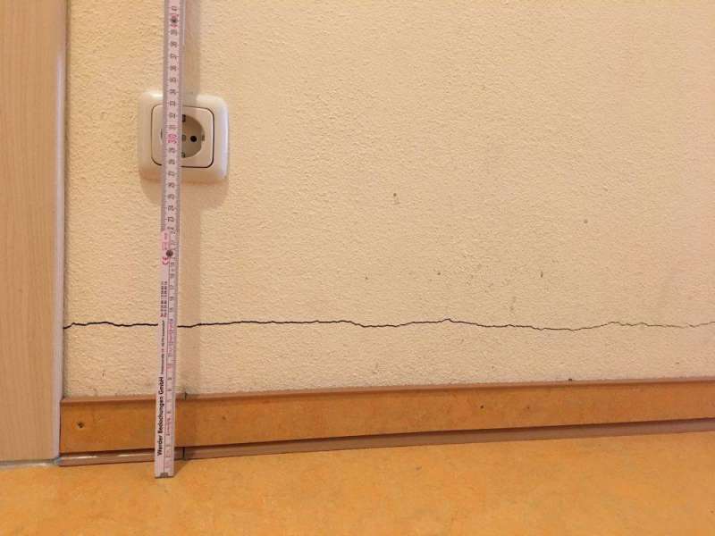 BAU.DE / BAU-Forum: 2. Bild zu Frage "Riss Innenwand Porenbeton" im BAU-Forum "Innenw&auml;nde"