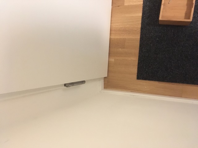 BAU.DE / BAU-Forum: 2. Bild zu Antwort "Die Winkelabweichung ist mit blo&szlig;em Auge..." auf die Frage "Baumangel: Nicht rechtwinklige Innenw&auml;nde &ndash; H&ouml;he der Kompensationsleistung & Vorgehen?" im BAU-Forum "Innenw&auml;nde"