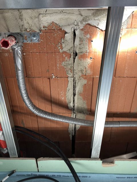 BAU.DE / BAU-Forum: 3. Bild zu Frage "Kein Innenputz hinter Sanit&auml;rinstallation / Trockenbau?" im BAU-Forum "Innenw&auml;nde"