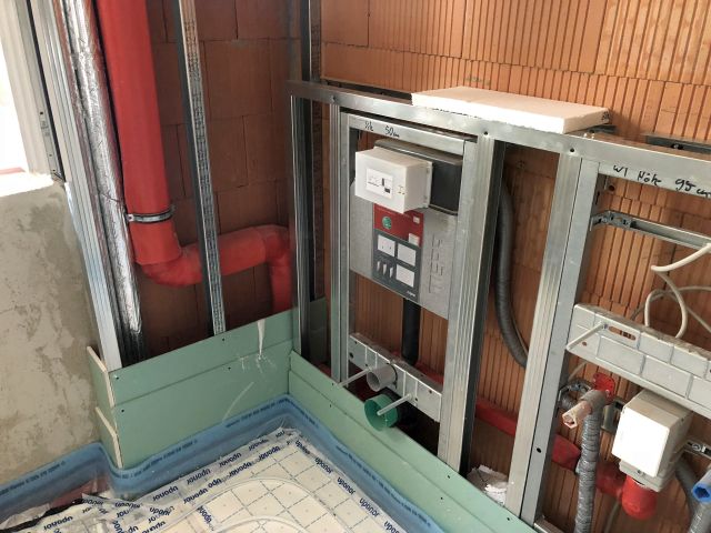 BAU.DE / BAU-Forum: 4. Bild zu Frage "Kein Innenputz hinter Sanit&auml;rinstallation / Trockenbau?" im BAU-Forum "Innenw&auml;nde"
