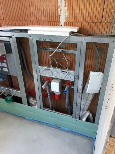 BAU.DE / BAU-Forum: 5. Bild zu Frage "Kein Innenputz hinter Sanit&auml;rinstallation / Trockenbau?" im BAU-Forum "Innenw&auml;nde"