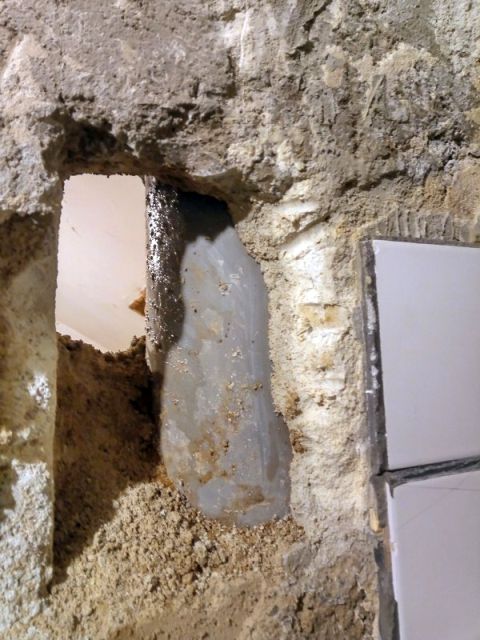 BAU.DE / BAU-Forum: 2. Bild zu Frage "Tragende Wand, aufgeschlitz ist das Gef&auml;hrlich?" im BAU-Forum "Innenw&auml;nde"