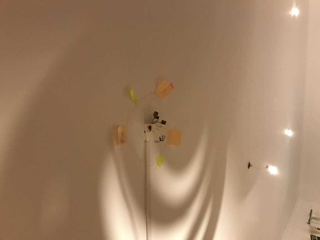 BAU.DE / BAU-Forum: 2. Bild zu Frage "Regenwasser-Schaden an Decke: Ursachen, Ortung & Sanierung bei Gaube?" im BAU-Forum "Innenw&auml;nde"