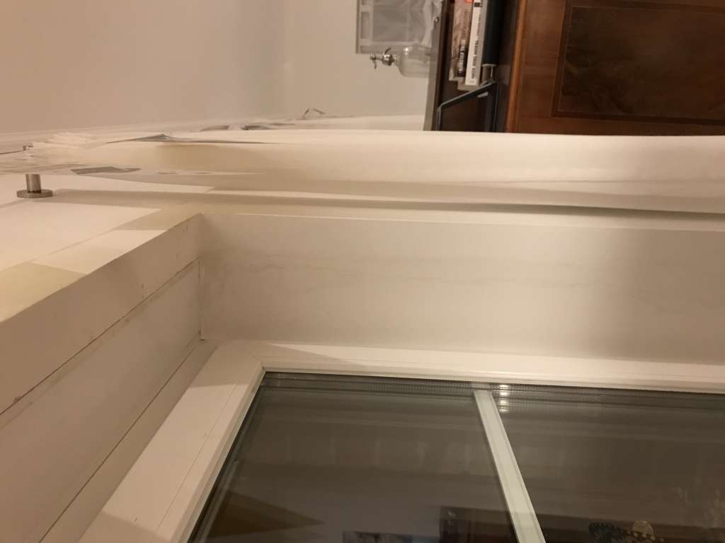 BAU.DE / BAU-Forum: 3. Bild zu Frage "Regenwasser-Schaden an Decke: Ursachen, Ortung & Sanierung bei Gaube?" im BAU-Forum "Innenw&auml;nde"