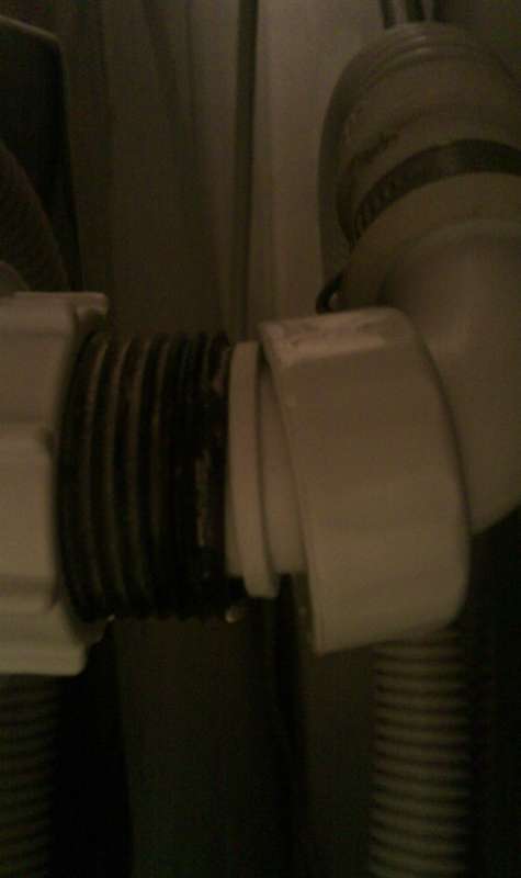 BAU.DE / BAU-Forum: 1. Bild zu Frage "Ablaufschlauchventil der Waschmaschine tropft [newbie]" im BAU-Forum "Installation: Elektro, Gas, Wasser, Fernw&auml;rme etc."