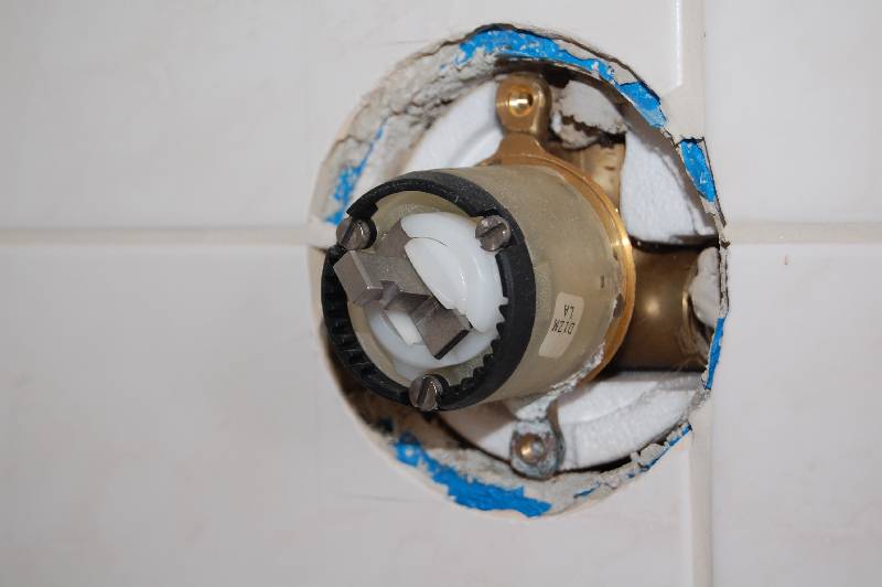 BAU.DE / BAU-Forum: 1. Bild zu Frage "Ideal Standard Ceramix (1997) Blende & Hebel finden: Wo Brausearmatur-Ersatzteile kaufen?" im BAU-Forum "Installation: Elektro, Gas, Wasser, Fernwärme etc." BAU.DE / BAU-Forum: 1. Bild zu Frage "Ideal Standard Ceramix (1997) Blende & Hebel finden: Wo Brausearmatur-Ersatzteile kaufen?" im BAU-Forum "Installation: Elektro, Gas, Wasser, Fernwärme etc."