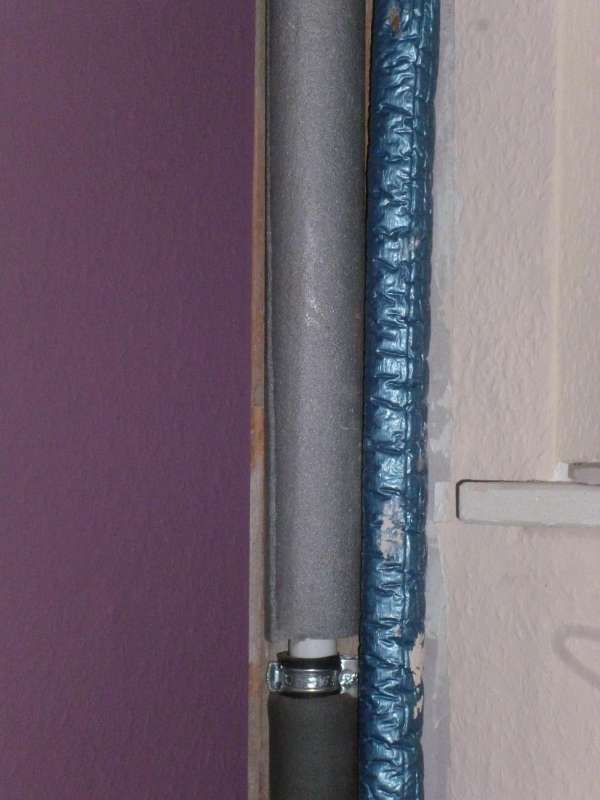 BAU.DE / BAU-Forum: 1. Bild zu Frage "Gasleitung korrekt ummantelt?" im BAU-Forum "Installation: Elektro, Gas, Wasser, Fernwärme etc." BAU.DE / BAU-Forum: 1. Bild zu Frage "Gasleitung korrekt ummantelt?" im BAU-Forum "Installation: Elektro, Gas, Wasser, Fernwärme etc."