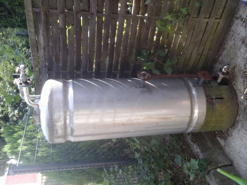 BAU.DE / BAU-Forum: 1. Bild zu Frage "wassertank" im BAU-Forum "Installation: Elektro, Gas, Wasser, Fernwärme etc." BAU.DE / BAU-Forum: 1. Bild zu Frage "wassertank" im BAU-Forum "Installation: Elektro, Gas, Wasser, Fernwärme etc."