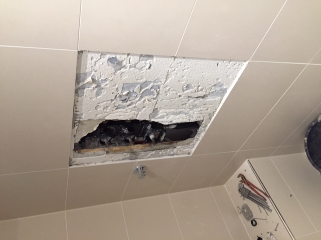 BAU.DE / BAU-Forum: 1. Bild zu Frage "Einbauarmatur falsch abgedichtet oder Materialfehler" im BAU-Forum "Installation: Elektro, Gas, Wasser, Fernwärme etc." BAU.DE / BAU-Forum: 1. Bild zu Frage "Einbauarmatur falsch abgedichtet oder Materialfehler" im BAU-Forum "Installation: Elektro, Gas, Wasser, Fernwärme etc."