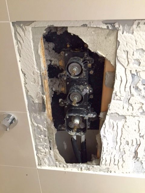 BAU.DE / BAU-Forum: 2. Bild zu Frage "Einbauarmatur falsch abgedichtet oder Materialfehler" im BAU-Forum "Installation: Elektro, Gas, Wasser, Fernwärme etc." BAU.DE / BAU-Forum: 2. Bild zu Frage "Einbauarmatur falsch abgedichtet oder Materialfehler" im BAU-Forum "Installation: Elektro, Gas, Wasser, Fernwärme etc."