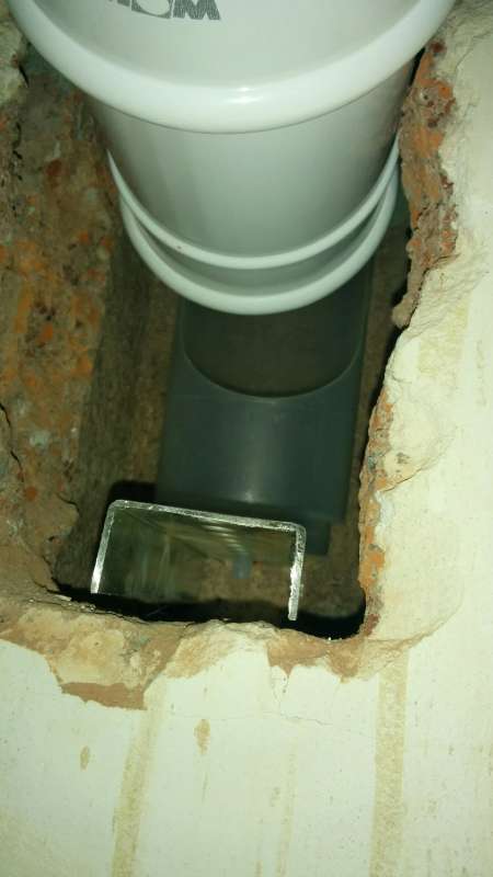 BAU.DE / BAU-Forum: 2. Bild zu Frage "Abgasleitung Gastherme" im BAU-Forum "Installation: Elektro, Gas, Wasser, Fernwärme etc." BAU.DE / BAU-Forum: 2. Bild zu Frage "Abgasleitung Gastherme" im BAU-Forum "Installation: Elektro, Gas, Wasser, Fernwärme etc."