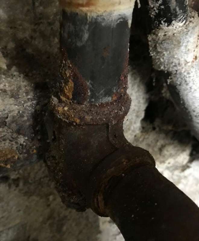 BAU.DE / BAU-Forum: 1. Bild zu Antwort "Anbei ein paar Bilder" auf die Frage "Gasrohr angerostet im Keller: Gefahr, Ursachen & was tun? Kosten der Reparatur?" im BAU-Forum "Installation: Elektro, Gas, Wasser, Fernw&auml;rme etc."