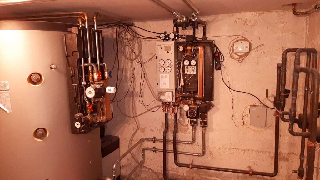 BAU.DE / BAU-Forum: 1. Bild zu Frage "Warmwasser Rückschlagventil / Rückflussventil" im BAU-Forum "Installation: Elektro, Gas, Wasser, Fernwärme etc." BAU.DE / BAU-Forum: 1. Bild zu Frage "Warmwasser Rückschlagventil / Rückflussventil" im BAU-Forum "Installation: Elektro, Gas, Wasser, Fernwärme etc."