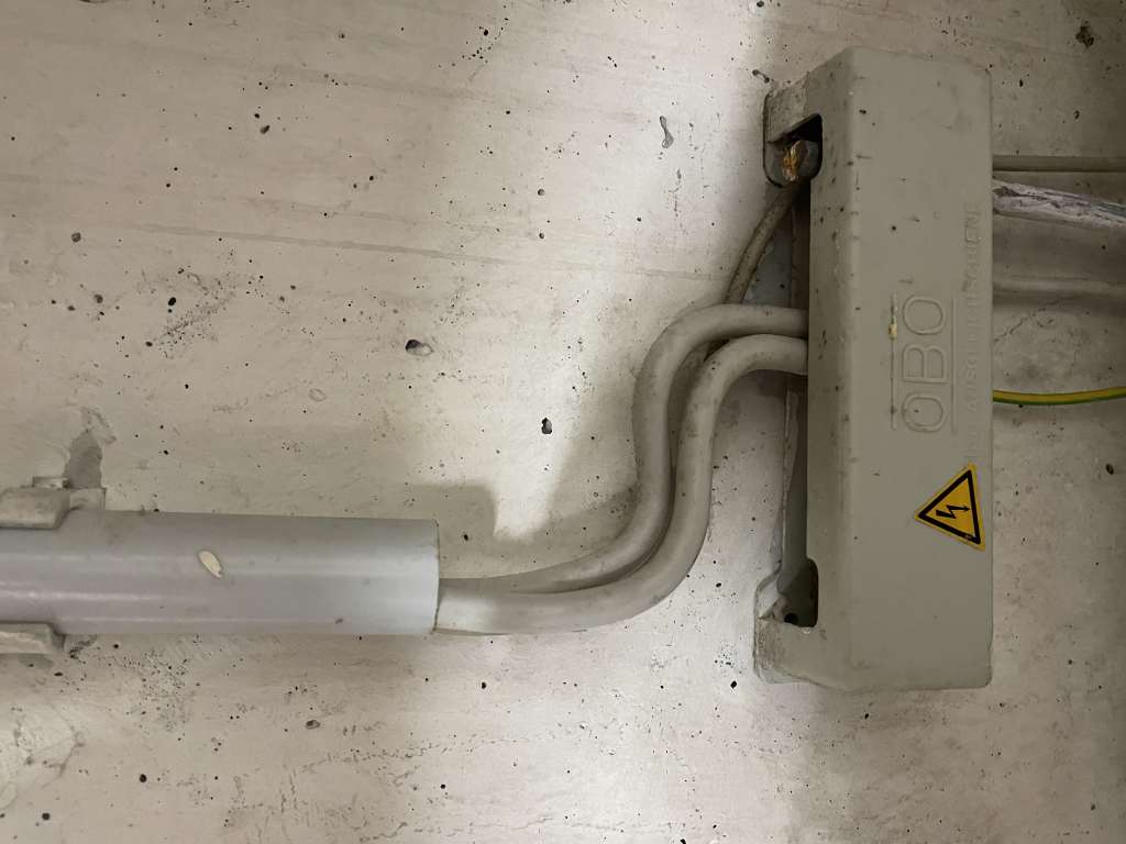 BAU.DE / BAU-Forum: 1. Bild zu Frage "Erdungskabel: Typen, Funktion & korrekter Anschluss – Was Sie wissen müssen" im BAU-Forum "Installation: Elektro, Gas, Wasser, Fernwärme etc." BAU.DE / BAU-Forum: 1. Bild zu Frage "Erdungskabel: Typen, Funktion & korrekter Anschluss – Was Sie wissen müssen" im BAU-Forum "Installation: Elektro, Gas, Wasser, Fernwärme etc."