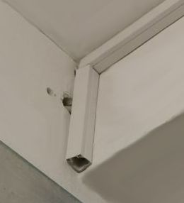 BAU-Forumsbeitrag: Unsaubere Elektroinstallation: Kabelkanal auf Putz - Wie beheben? BAU-Forumsbeitrag: Unsaubere Elektroinstallation: Kabelkanal auf Putz - Wie beheben?