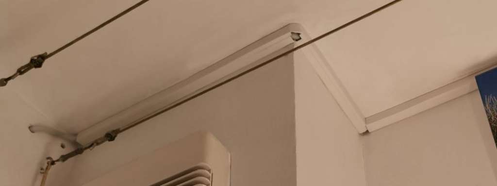 BAU-Forumsbeitrag: Unsaubere Elektroinstallation: Kabelkanal auf Putz - Wie beheben? BAU-Forumsbeitrag: Unsaubere Elektroinstallation: Kabelkanal auf Putz - Wie beheben?