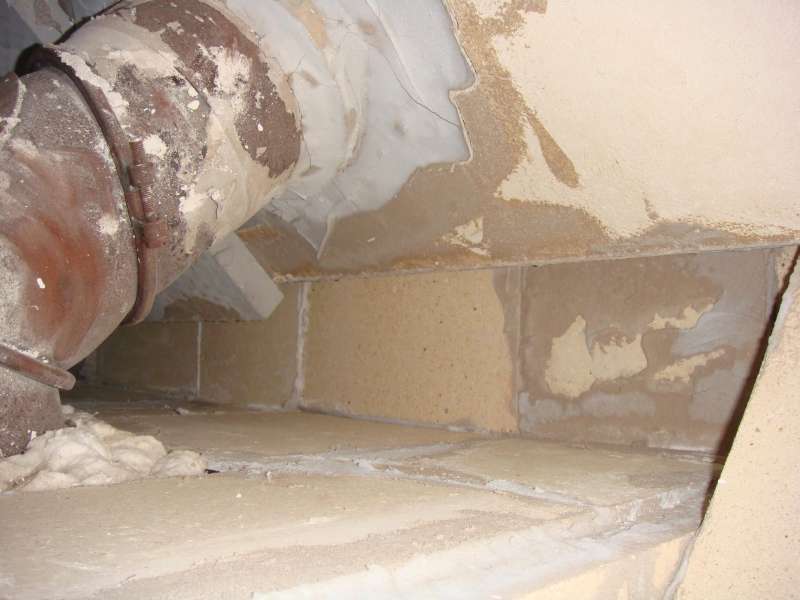 BAU.DE / BAU-Forum: 2. Bild zu Antwort "Speicherofen: Bilder &ndash; Dichte R&uuml;ckwand der zweiten Schale sichtbar" auf die Frage "Speicherofen zu klein? Ursachen, L&ouml;sungen & W&auml;rmebedarf berechnen" im BAU-Forum "Kamin und Kachelofen"