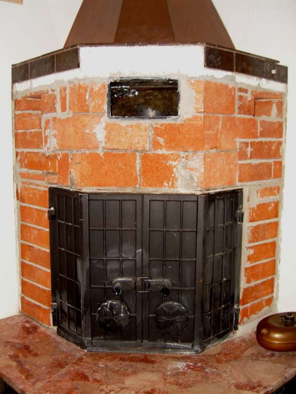 BAU.DE / BAU-Forum: 2. Bild zu Frage "Kachelofen verputzen &nbsp;-&nbsp; vorher Grundieren?" im BAU-Forum "Kamin und Kachelofen"