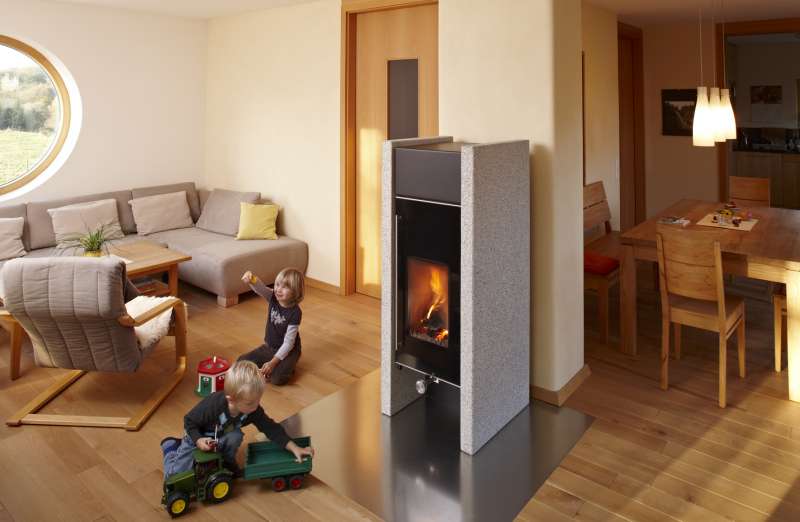 BAU.DE / BAU-Forum: 1. Bild zu Antwort "Das ist prinzipiell m&ouml;glich..." auf die Frage "Kaminverkleidung mit Kunststein: Hitzebest&auml;ndigkeit, W&auml;rmedurchl&auml;ssigkeit & Montage-Tipps?" im BAU-Forum "Kamin und Kachelofen"