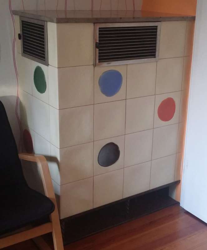 BAU.DE / BAU-Forum: 1. Bild zu Frage "Kachelofeneinsatz verbraucht zu viel Holz: Tipps zur Optimierung des W&auml;rmeoutputs gesucht" im BAU-Forum "Kamin und Kachelofen"