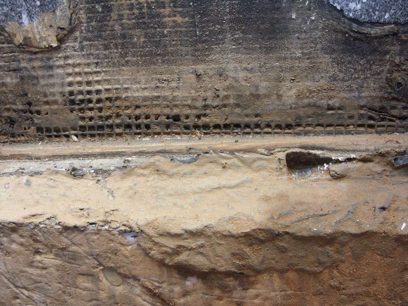 BAU.DE / BAU-Forum: 1. Bild zu Frage "Bitumenabdichtung Kellerau&szlig;enwand l&ouml;st sich: Ursachen, Reparatur & Kosten?" im BAU-Forum "Keller"