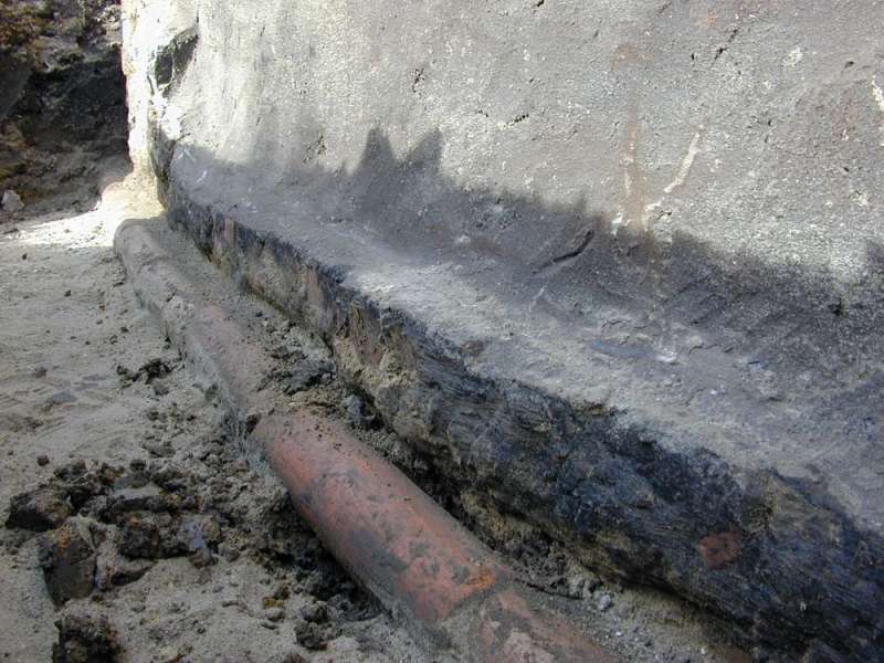 BAU.DE / BAU-Forum: 2. Bild zu Antwort "Freilegung Bruchsteinsockel: Ziegelkante ohne Verbund zum Fundament" auf die Frage "Bruchsteinsockel abdichten oder offen lassen? Ziegelkante sanieren – Kosten & Risiken" im BAU-Forum "Keller" BAU.DE / BAU-Forum: 2. Bild zu Antwort "Freilegung Bruchsteinsockel: Ziegelkante ohne Verbund zum Fundament" auf die Frage "Bruchsteinsockel abdichten oder offen lassen? Ziegelkante sanieren – Kosten & Risiken" im BAU-Forum "Keller"