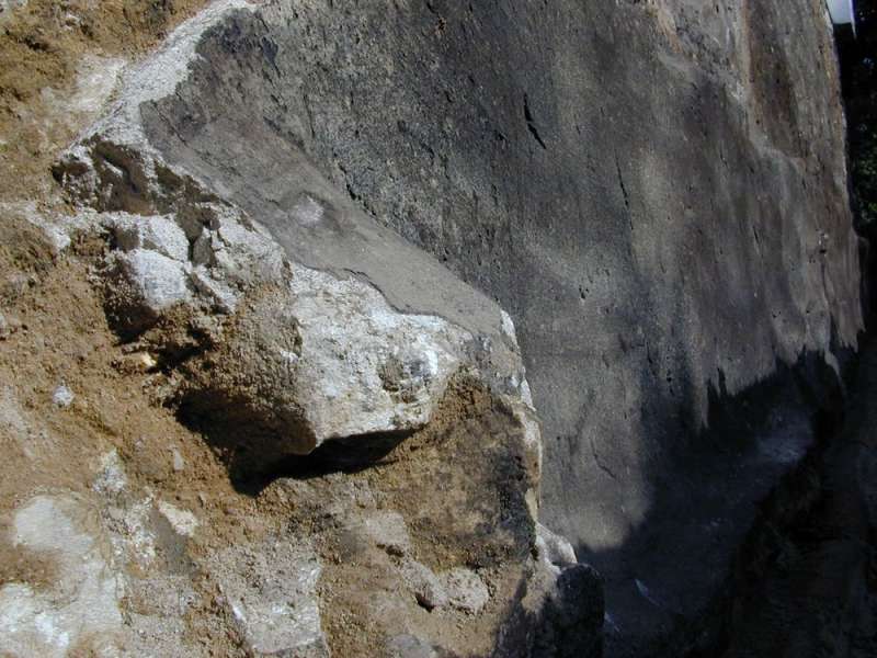 BAU.DE / BAU-Forum: 5. Bild zu Antwort "Freilegung Bruchsteinsockel: Ziegelkante ohne Verbund zum Fundament" auf die Frage "Bruchsteinsockel abdichten oder offen lassen? Ziegelkante sanieren – Kosten & Risiken" im BAU-Forum "Keller" BAU.DE / BAU-Forum: 5. Bild zu Antwort "Freilegung Bruchsteinsockel: Ziegelkante ohne Verbund zum Fundament" auf die Frage "Bruchsteinsockel abdichten oder offen lassen? Ziegelkante sanieren – Kosten & Risiken" im BAU-Forum "Keller"